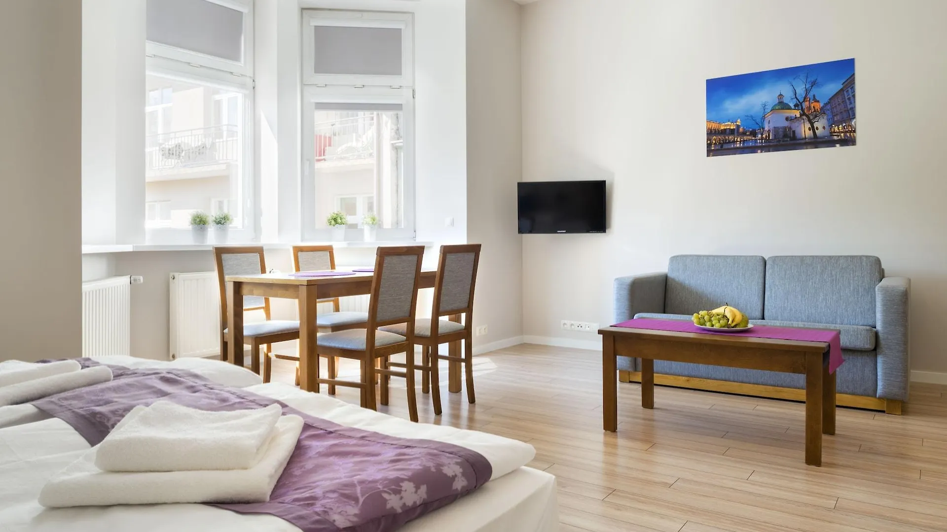 Emaus Apartments Krakov 3*,
